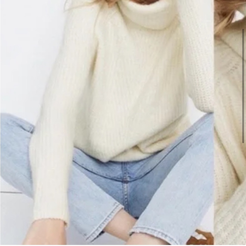 [MADEWELL] Cream Turtleneck